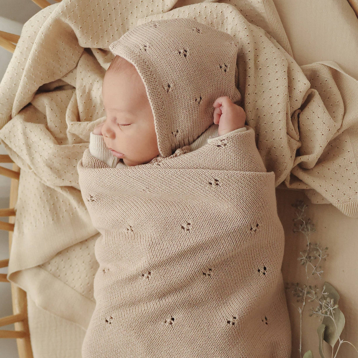 Couverture de naissance en coton biologique ajouré couleur avoine