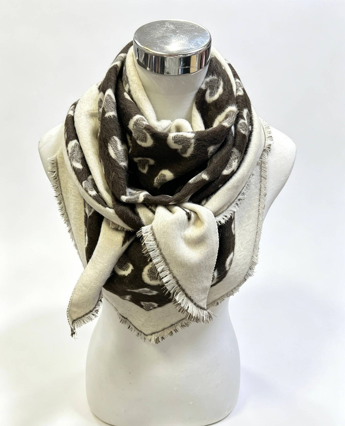 Soft Leopard Heart Triangle - light coffee