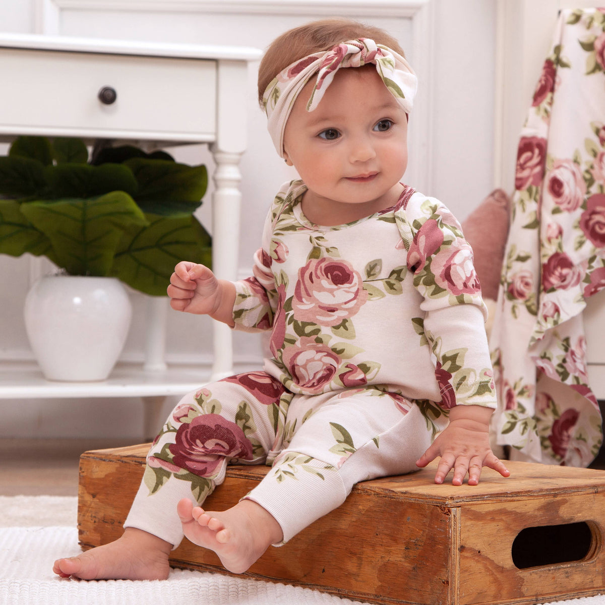 Pyjama en coton à motif de rose chou