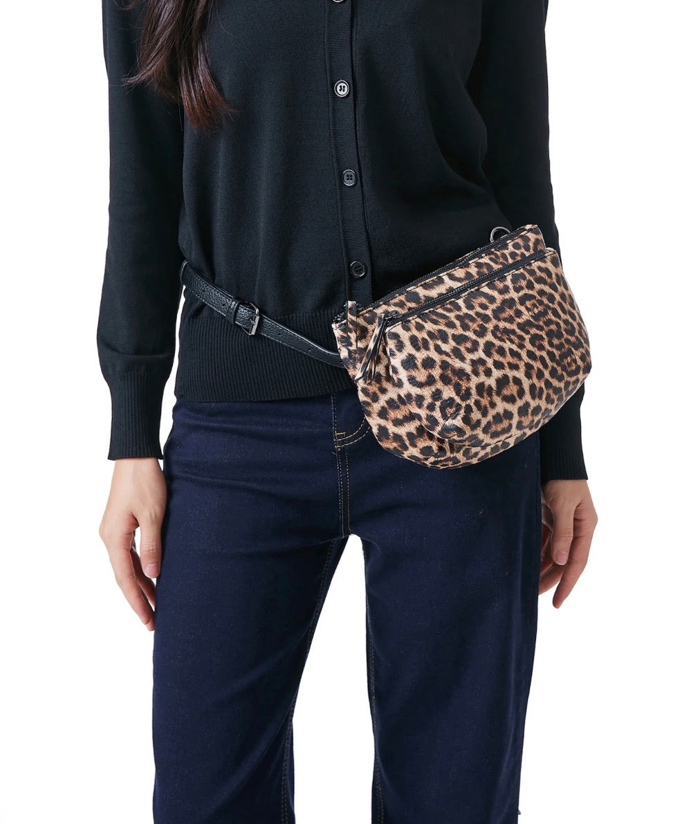 Sac bandoulière en cuir végétalien motif guépard