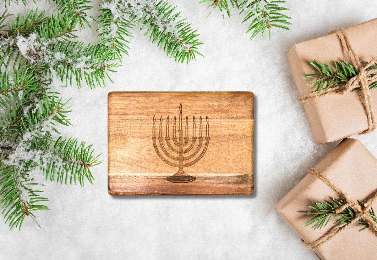 Planche en bois gravée de la Menorah