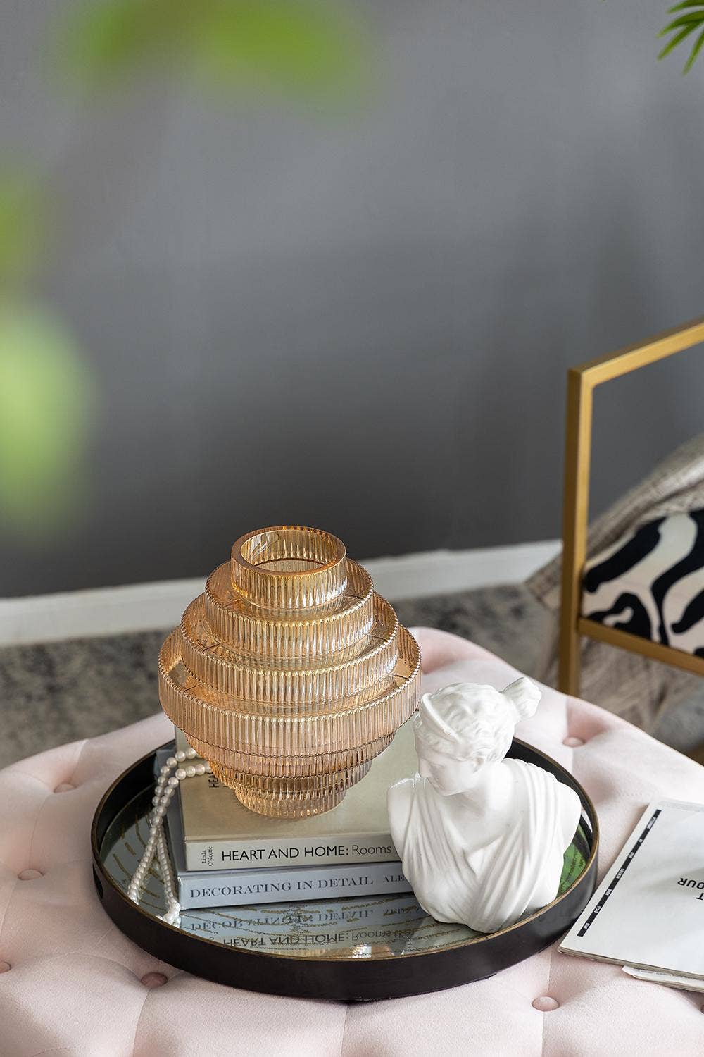 Vase géométrique étagé côtelé – ambre