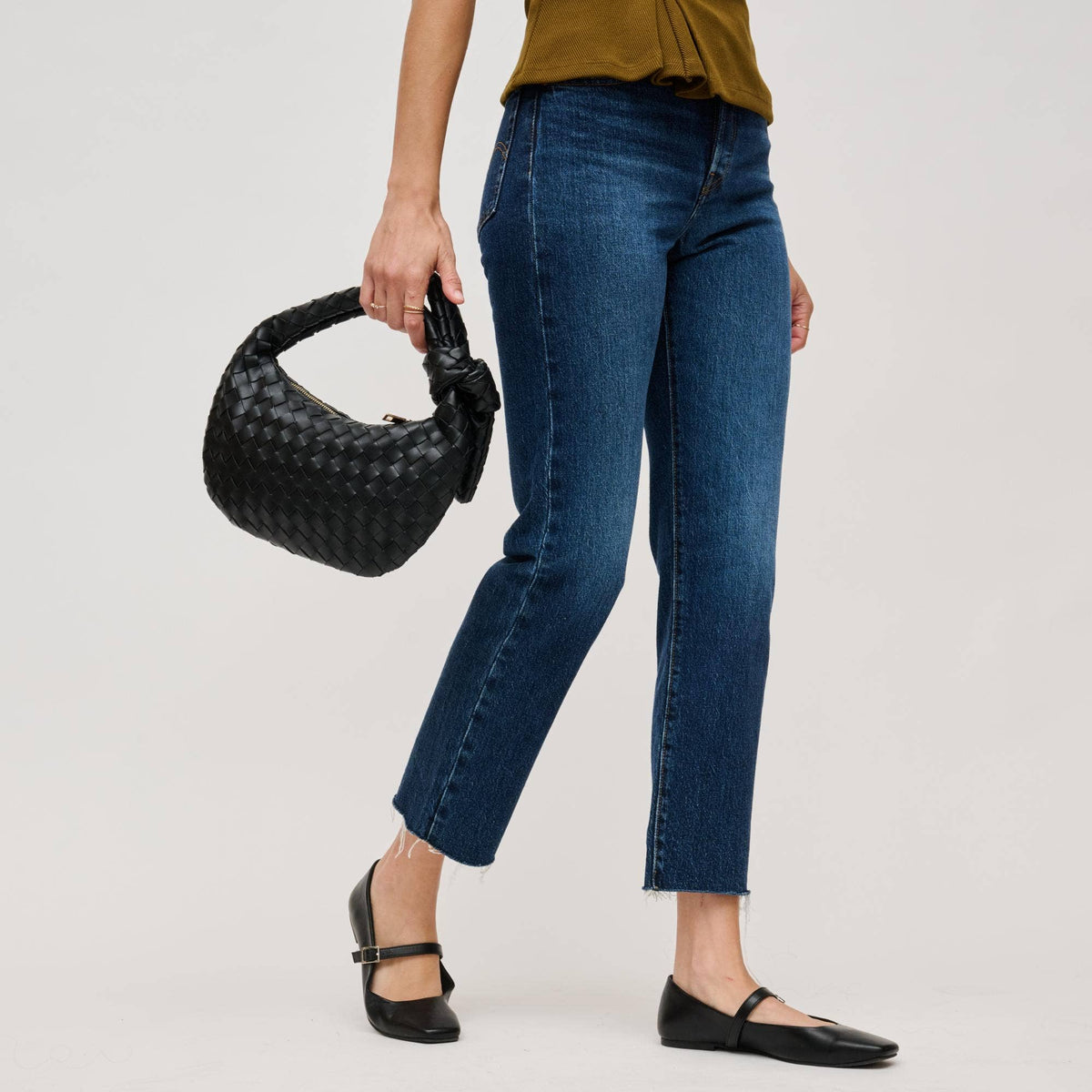 Bow knotted Woven vegan leather Clutch