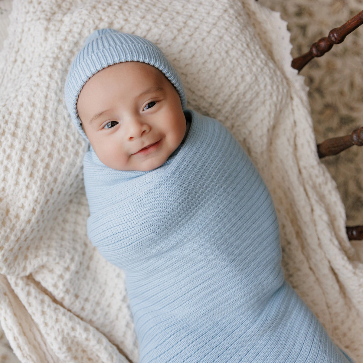 Couverture bébé côtelée en coton biologique bleu de luxe