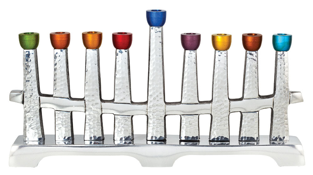 Menorah en aluminium poli et martelé aux couleurs de l'horizon