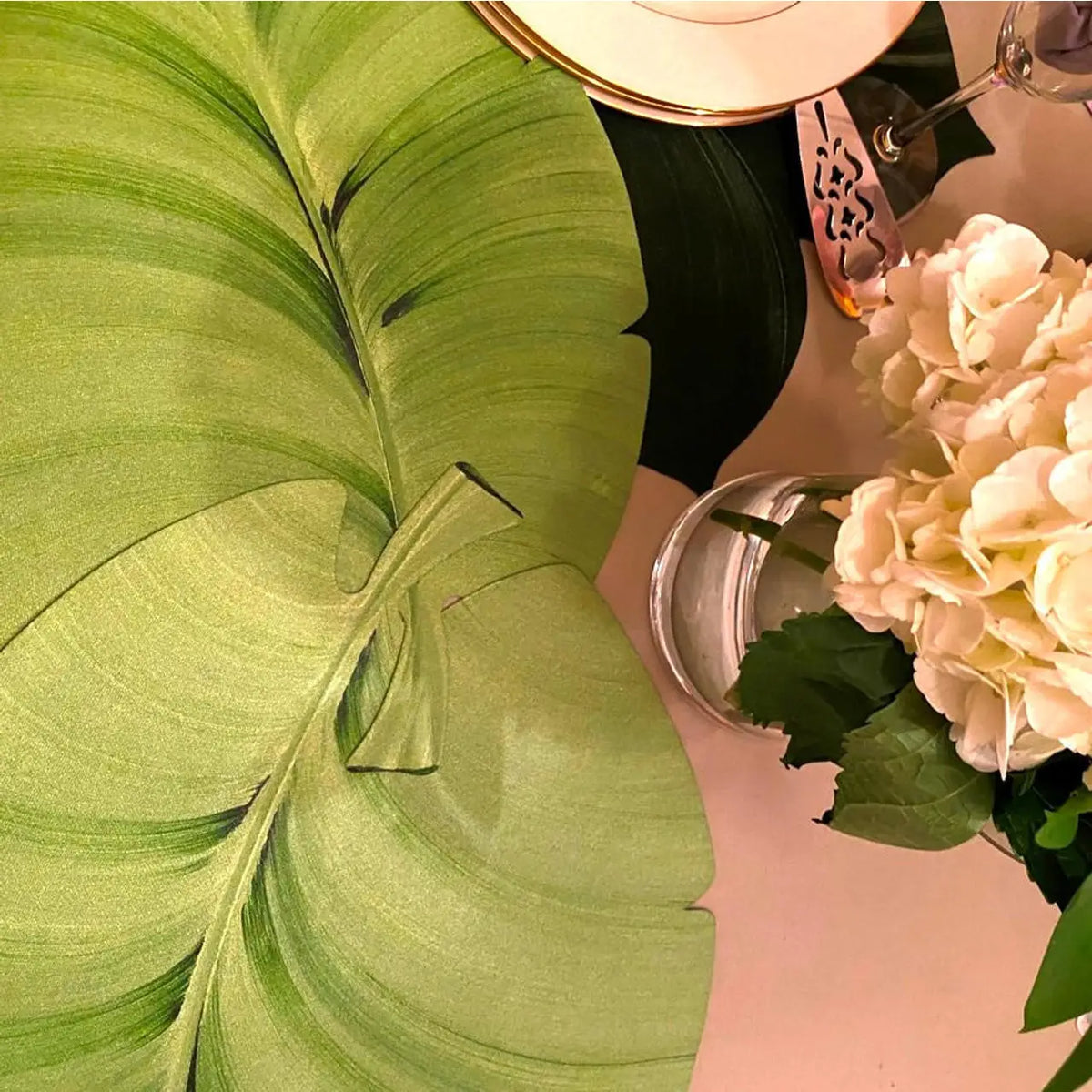 Set de table en feuille de palmier peint à la main