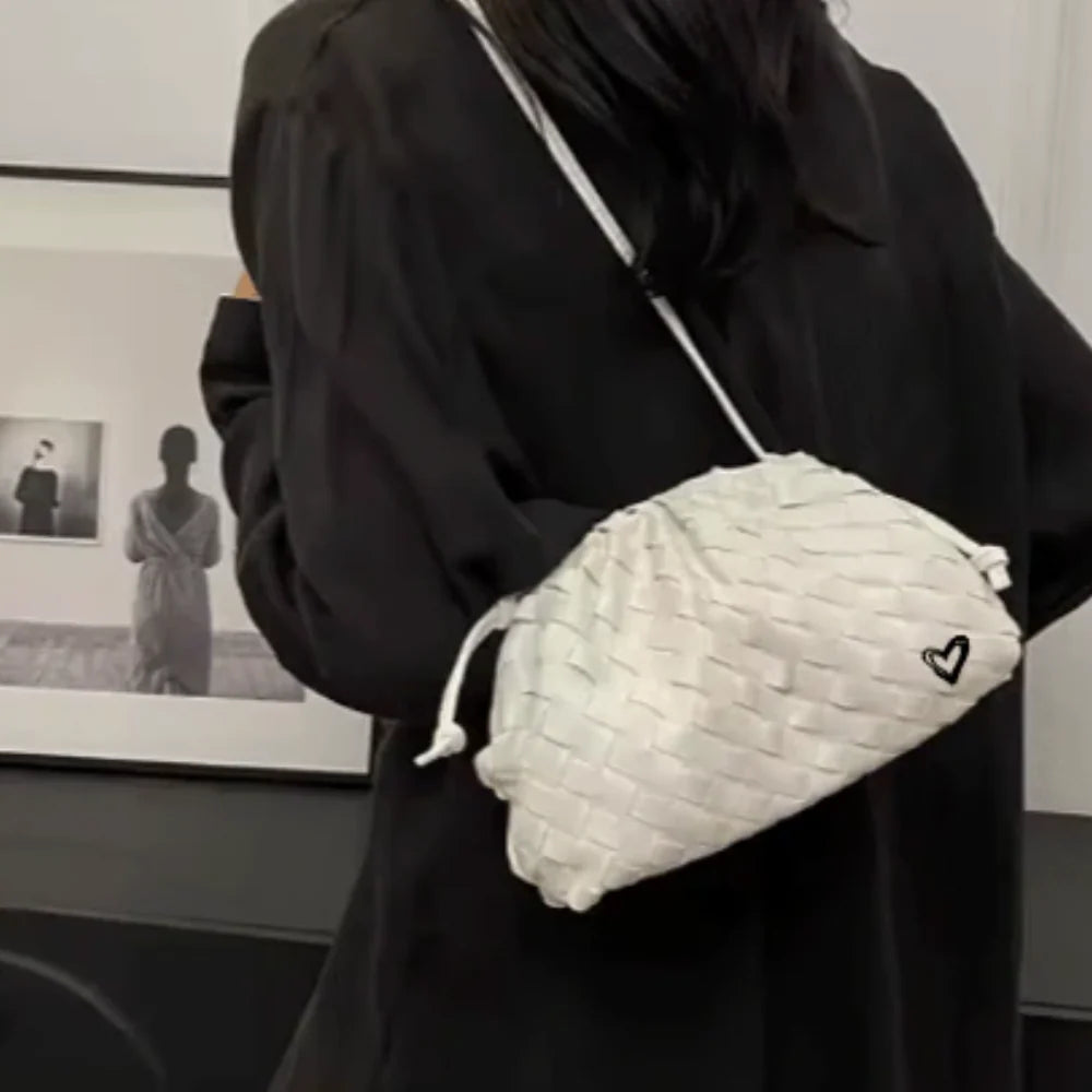 Pochette bandoulière en similicuir tissé – Blanche