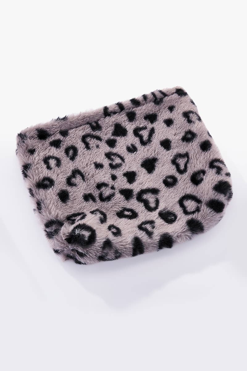 Heart Leopard print faux fur pouch Brown