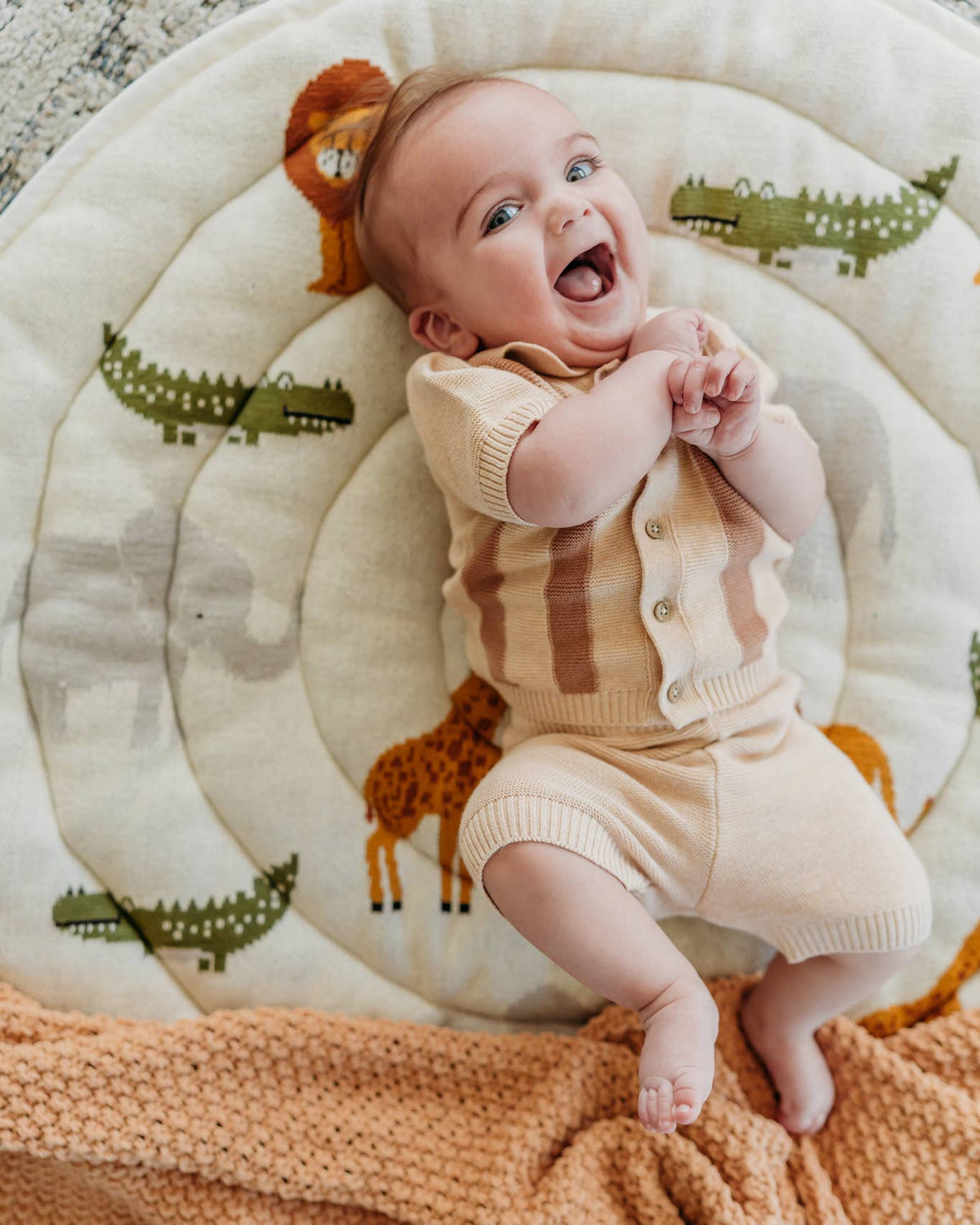 Tapis de jeu rond rembourré en tricot de coton biologique Safari Friends pour bébé