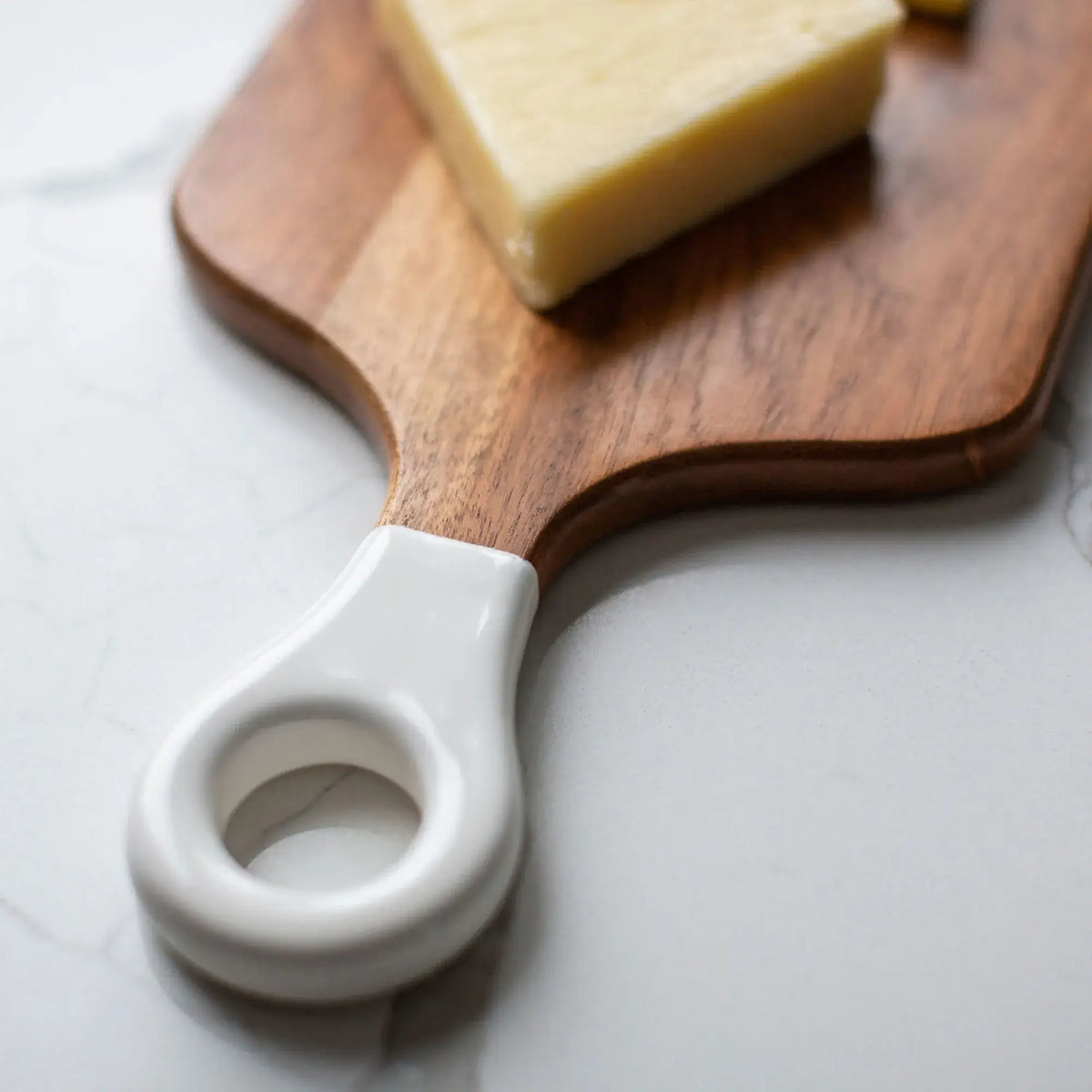 Collection Bois+Blanc Planche à charcuterie rectangulaire en bois d'acacia